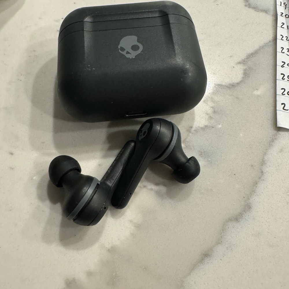 Skull Candy ear buds